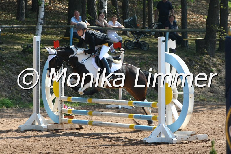 204M2451_Casy_Stil E.JPG